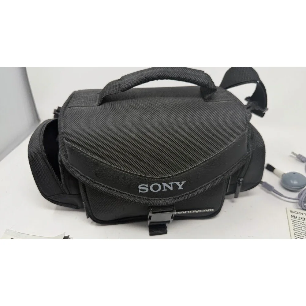 Sony Handycam DCR-SR40 Mini DV Camcorder 30 GB. With Charger, Case & Lens Filter